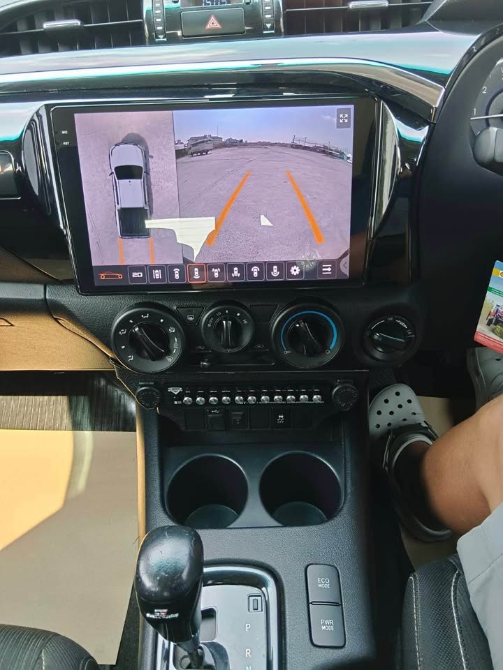 Car image 7
